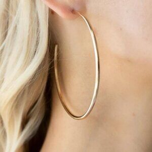 MEGA METRO Gold Tone Hoop   New Paparazzi Earrings Pierced  NIP